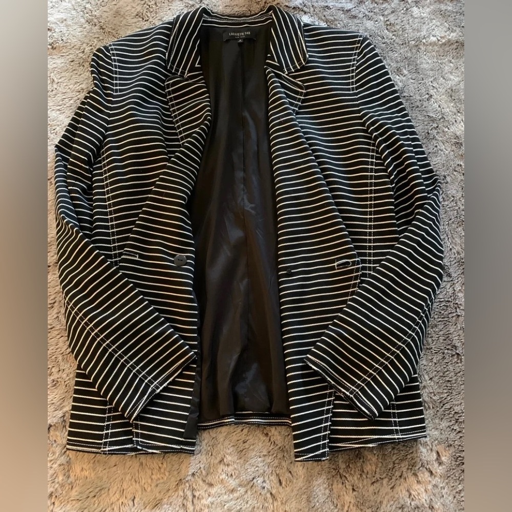 Lafayette 148 New York Devin Stripe Blazer
Size 12 - Picture 5 of 9